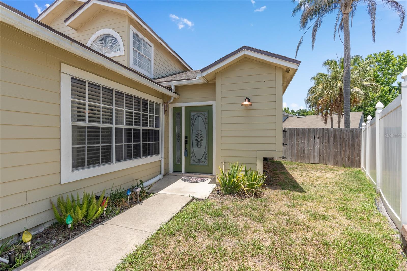 988 NORFOLK CT