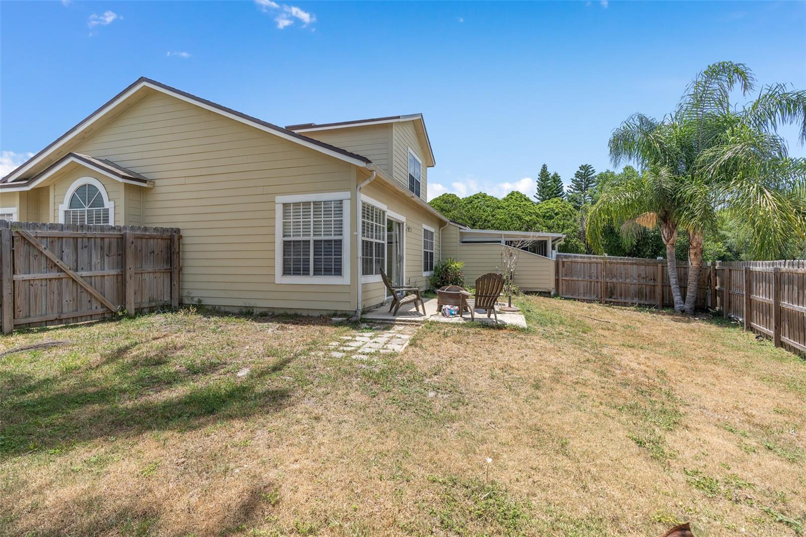 988 NORFOLK CT