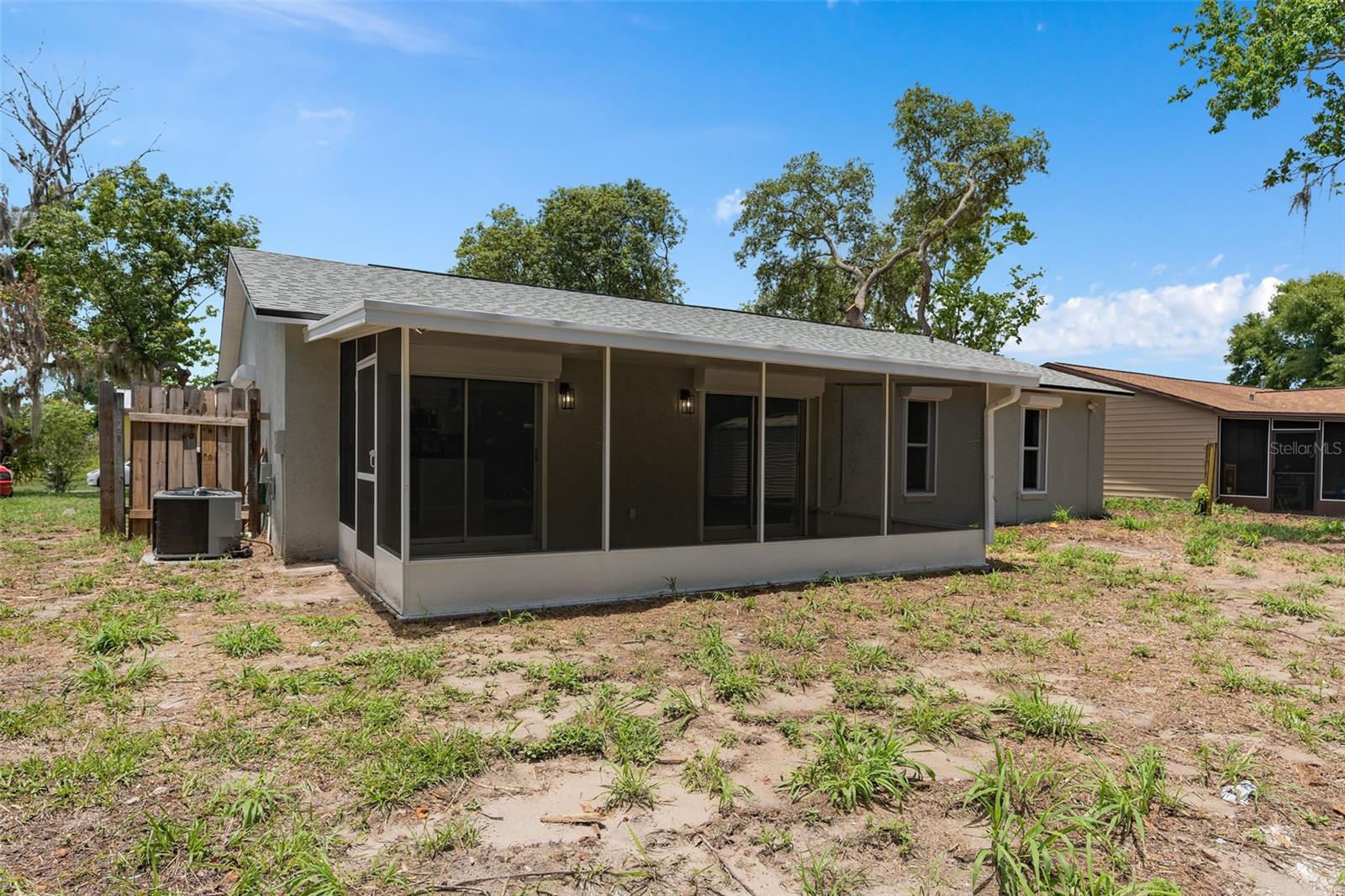1669 SARATOGA DR