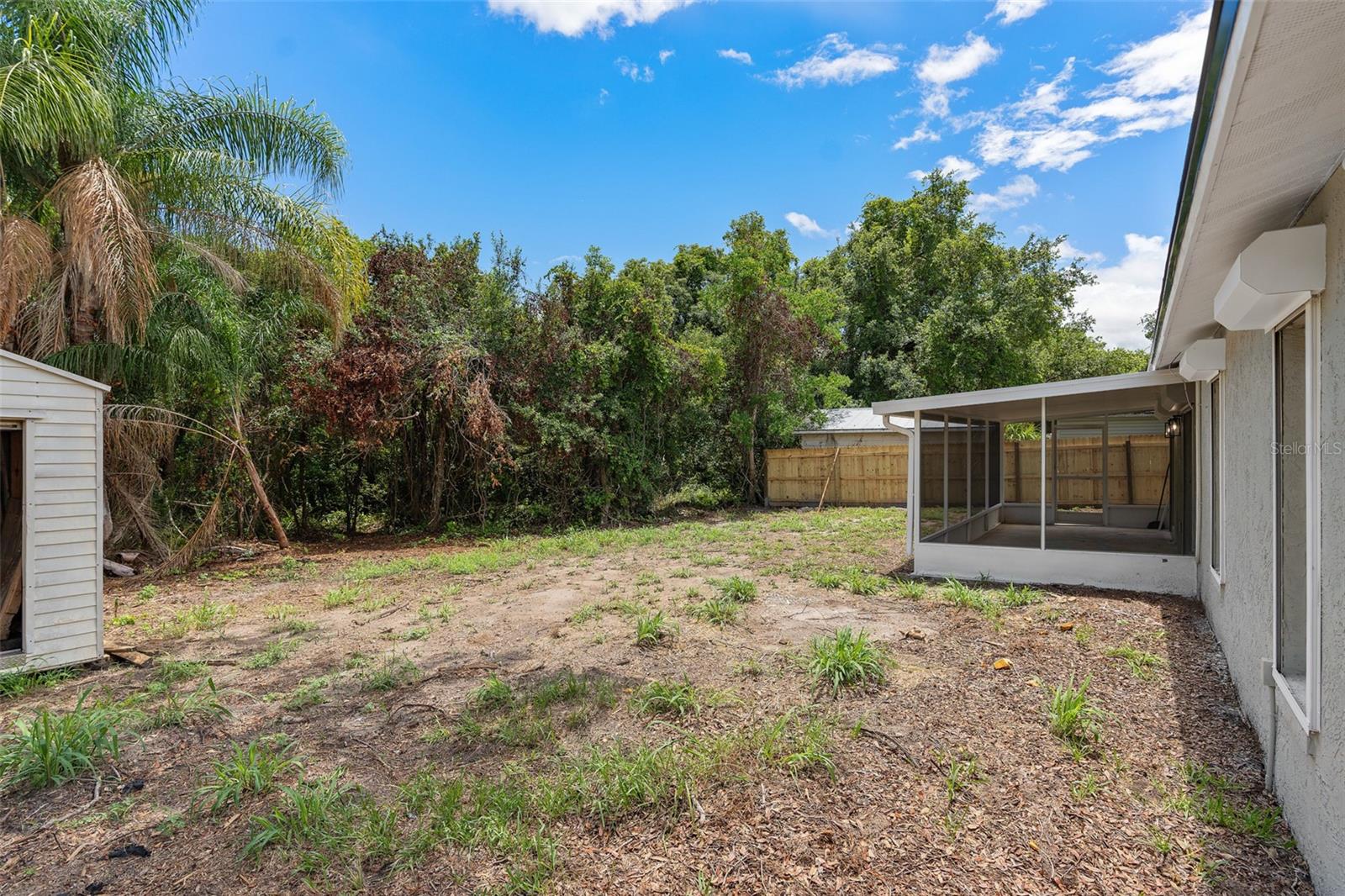 1669 SARATOGA DR