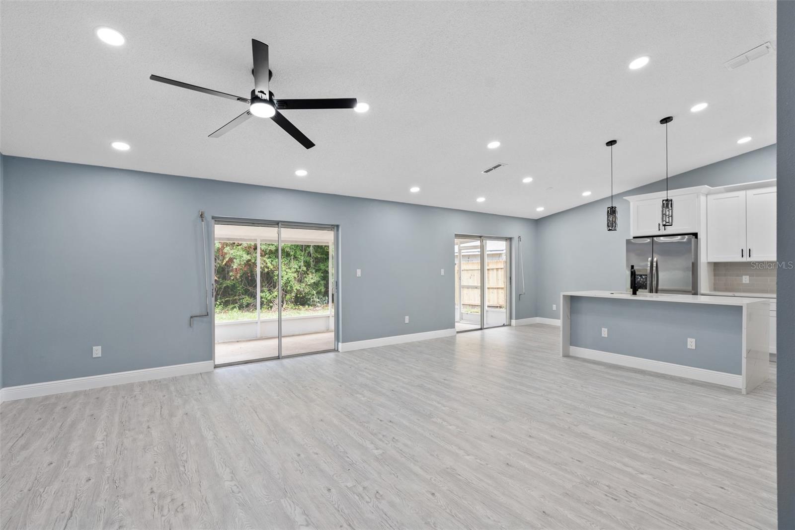 1669 SARATOGA DR