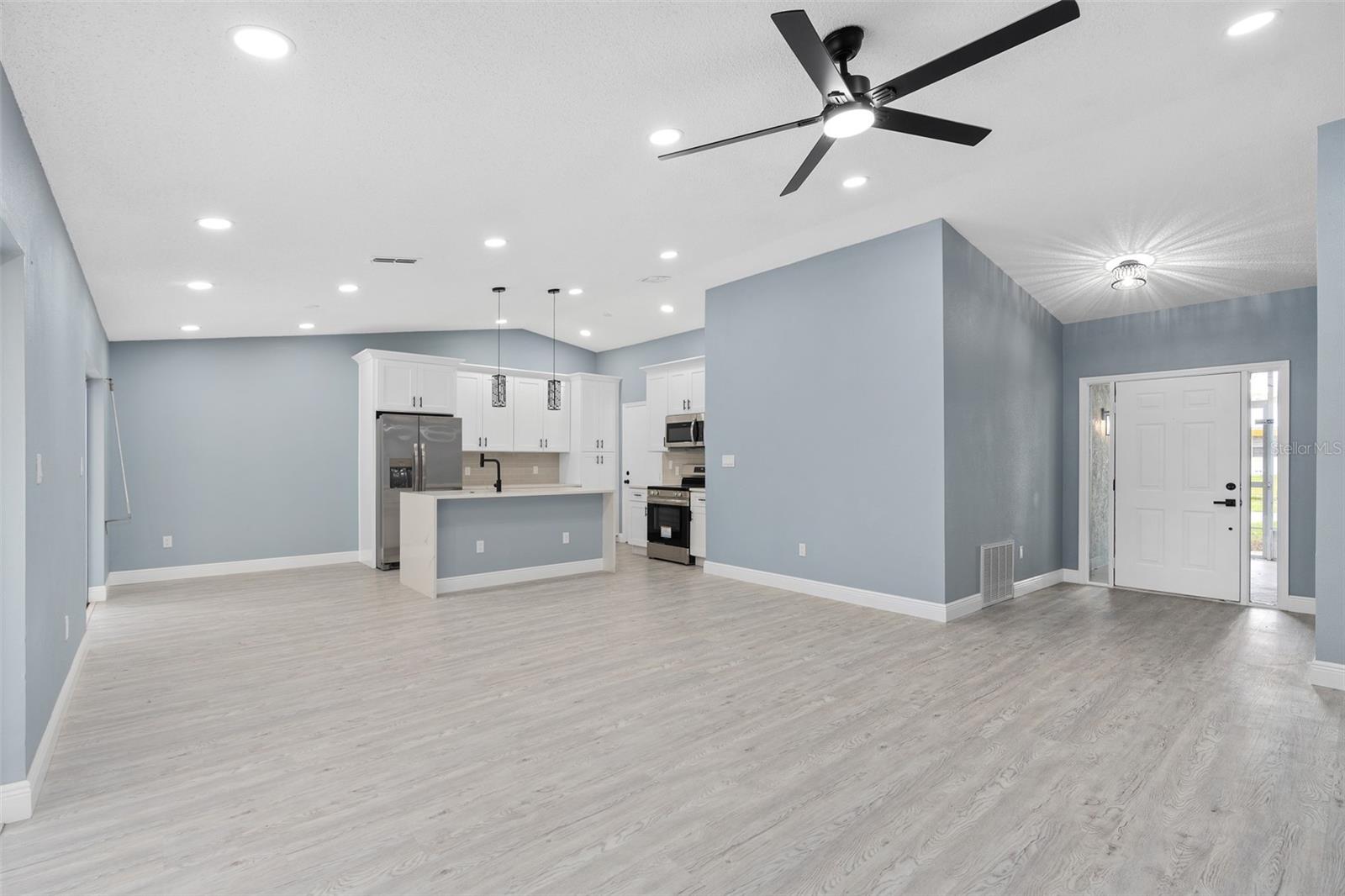 1669 SARATOGA DR