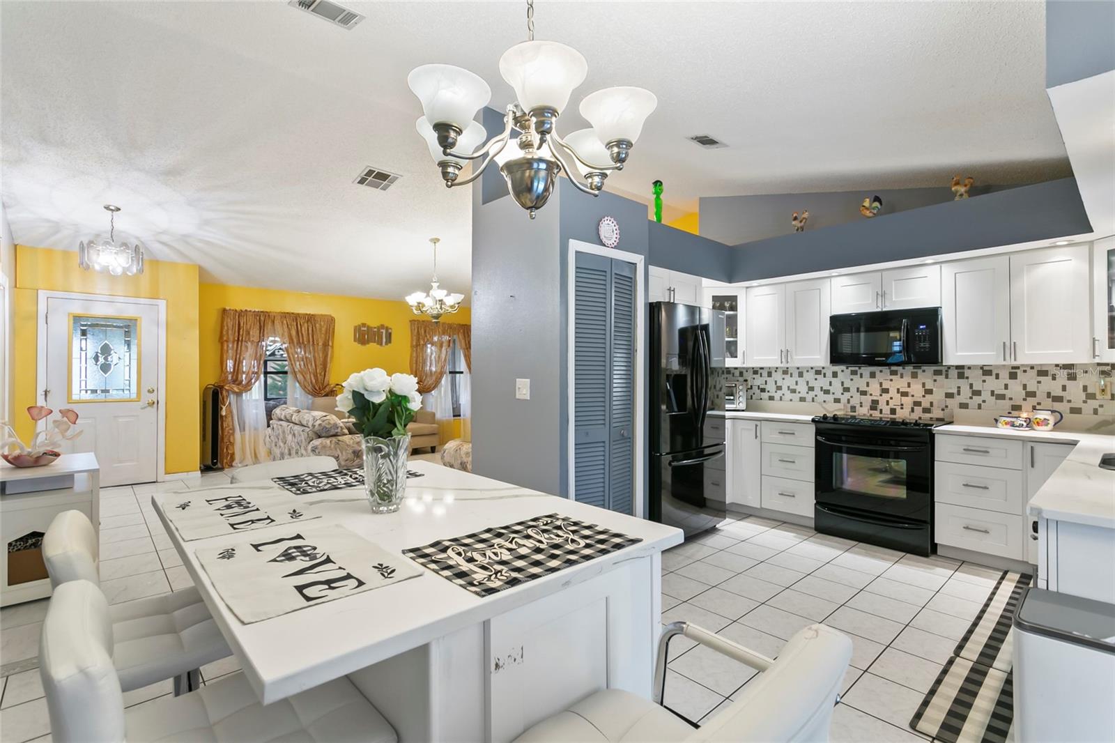 636 KOALA CT