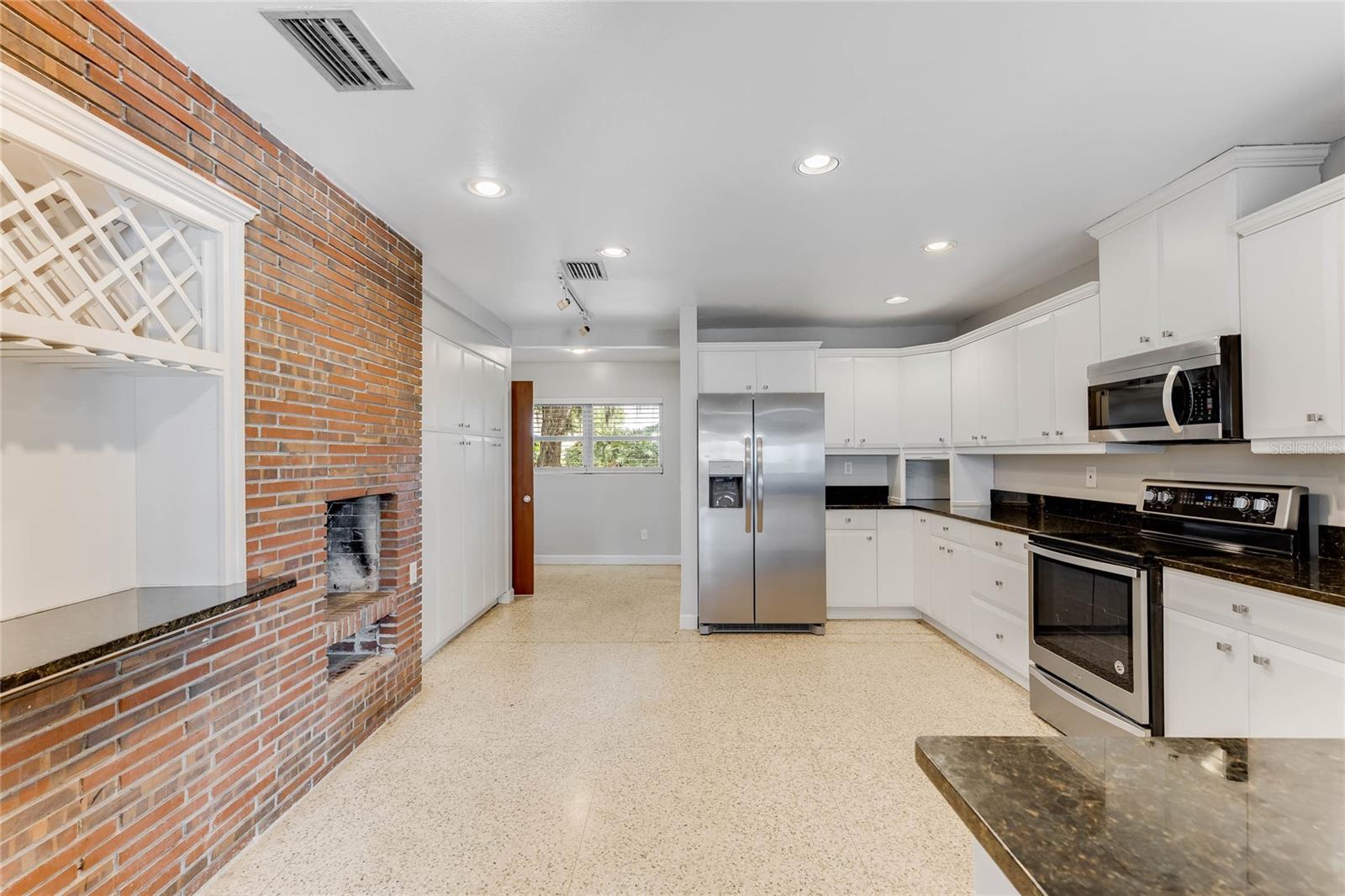 841 MARSHALL LAKE RD