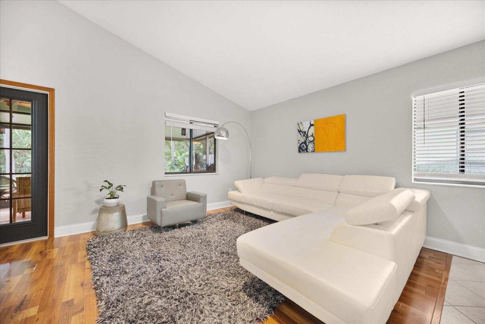 407 MORNING GLORY DR