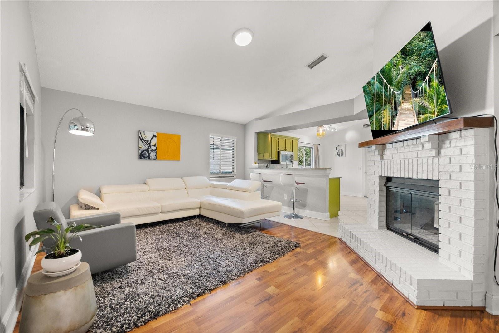 407 MORNING GLORY DR