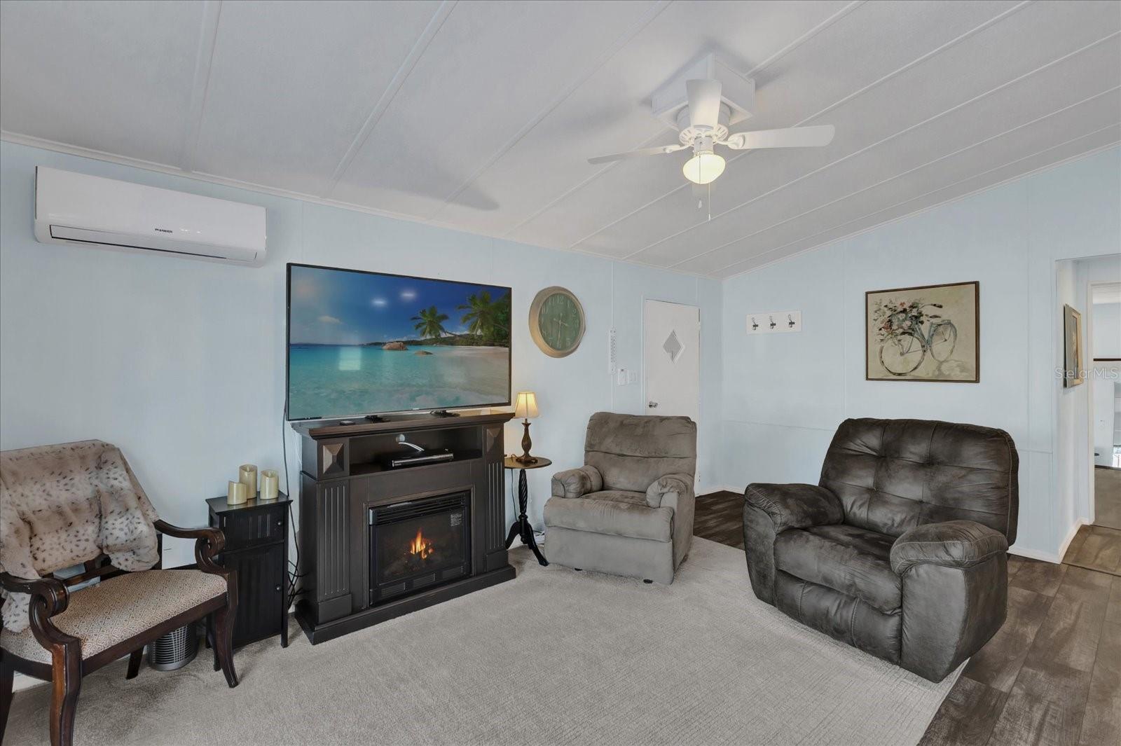 28 DA ROSA AVE