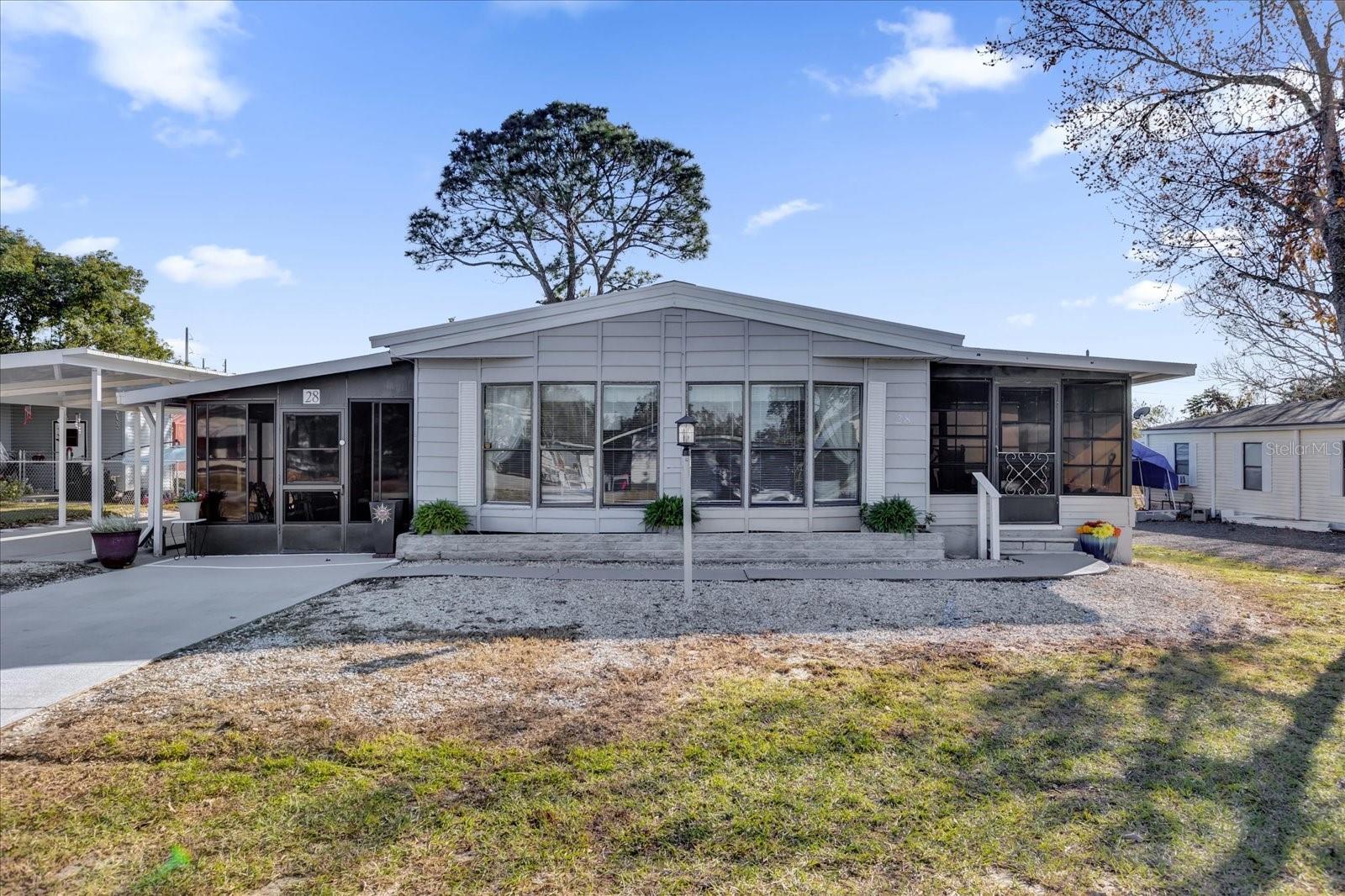 28 DA ROSA AVE