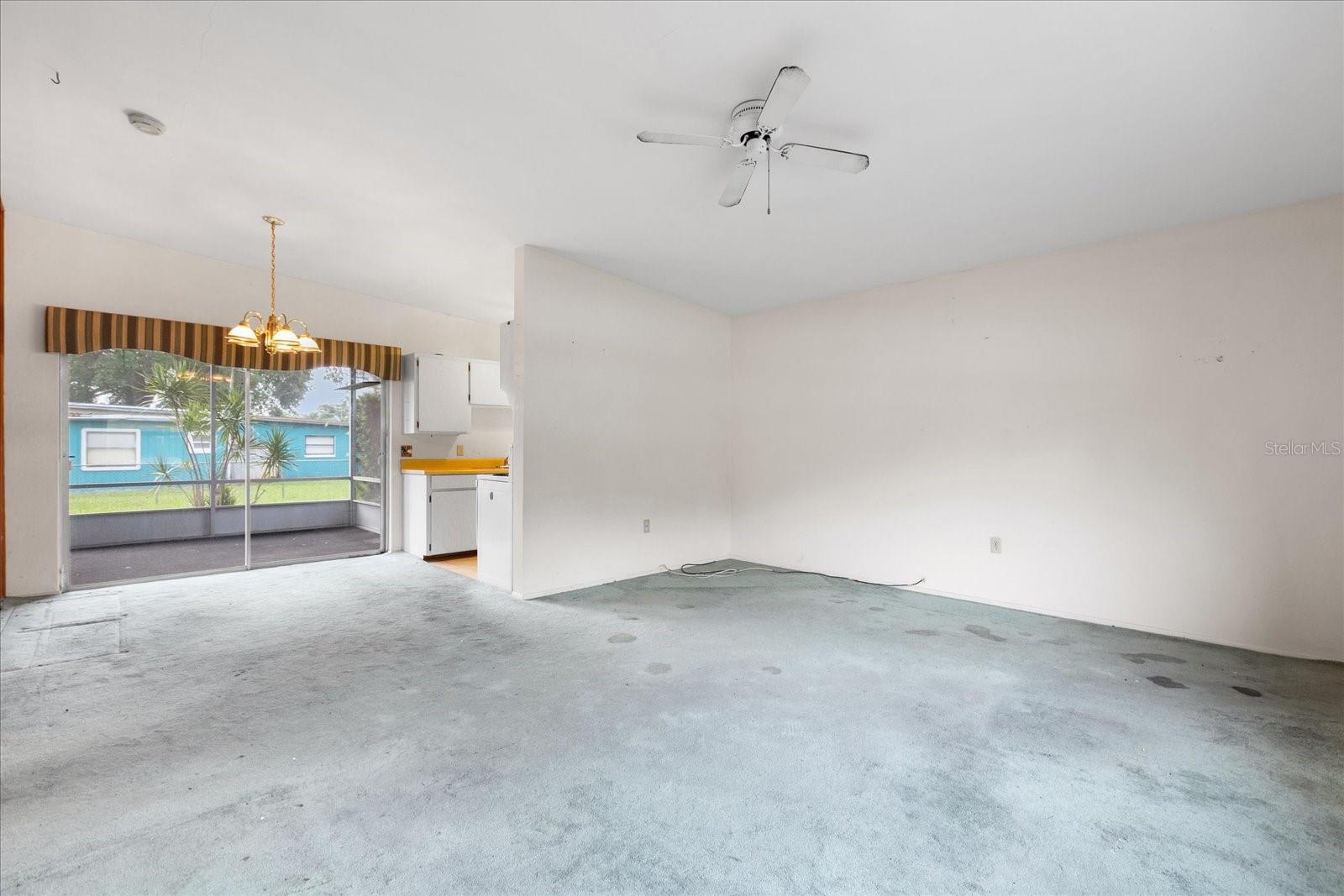 137 W LAUREN CT