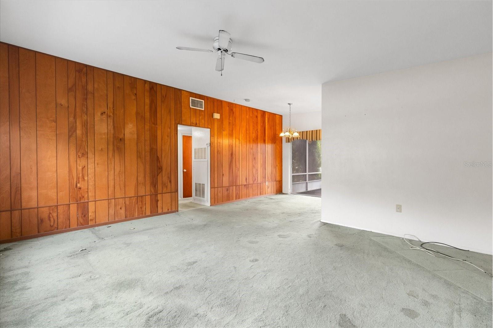 137 W LAUREN CT