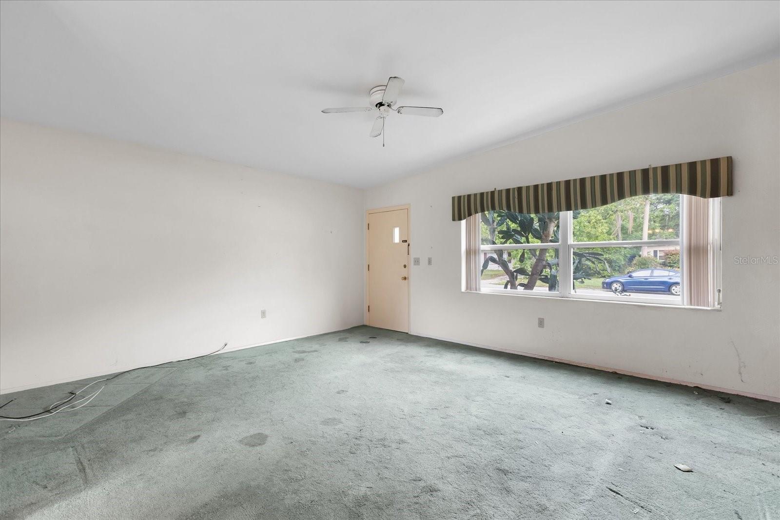 137 W LAUREN CT