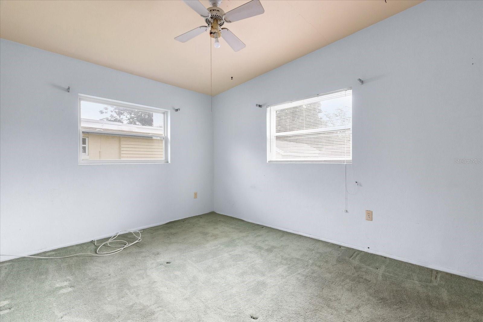 137 W LAUREN CT
