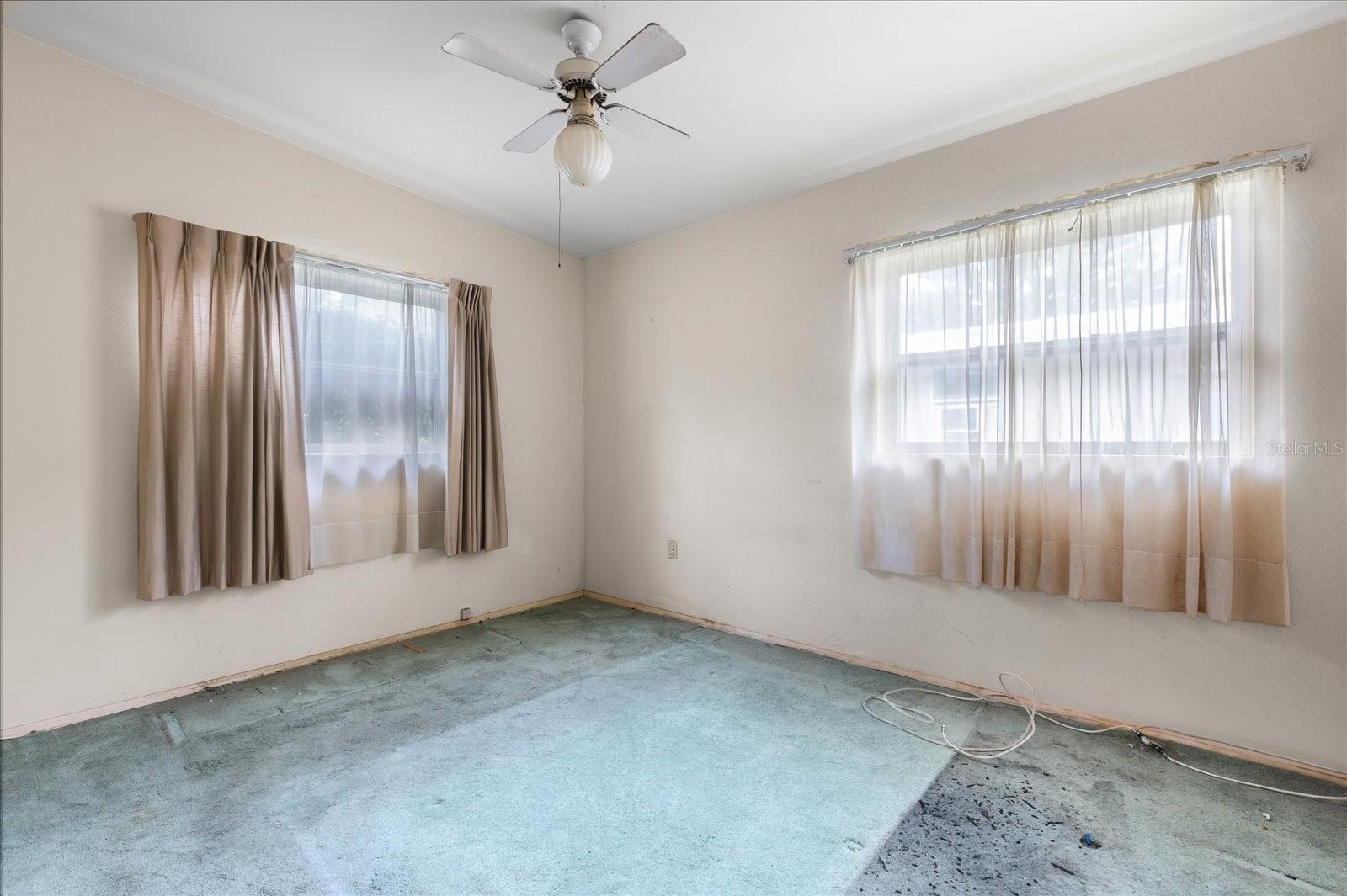 137 W LAUREN CT