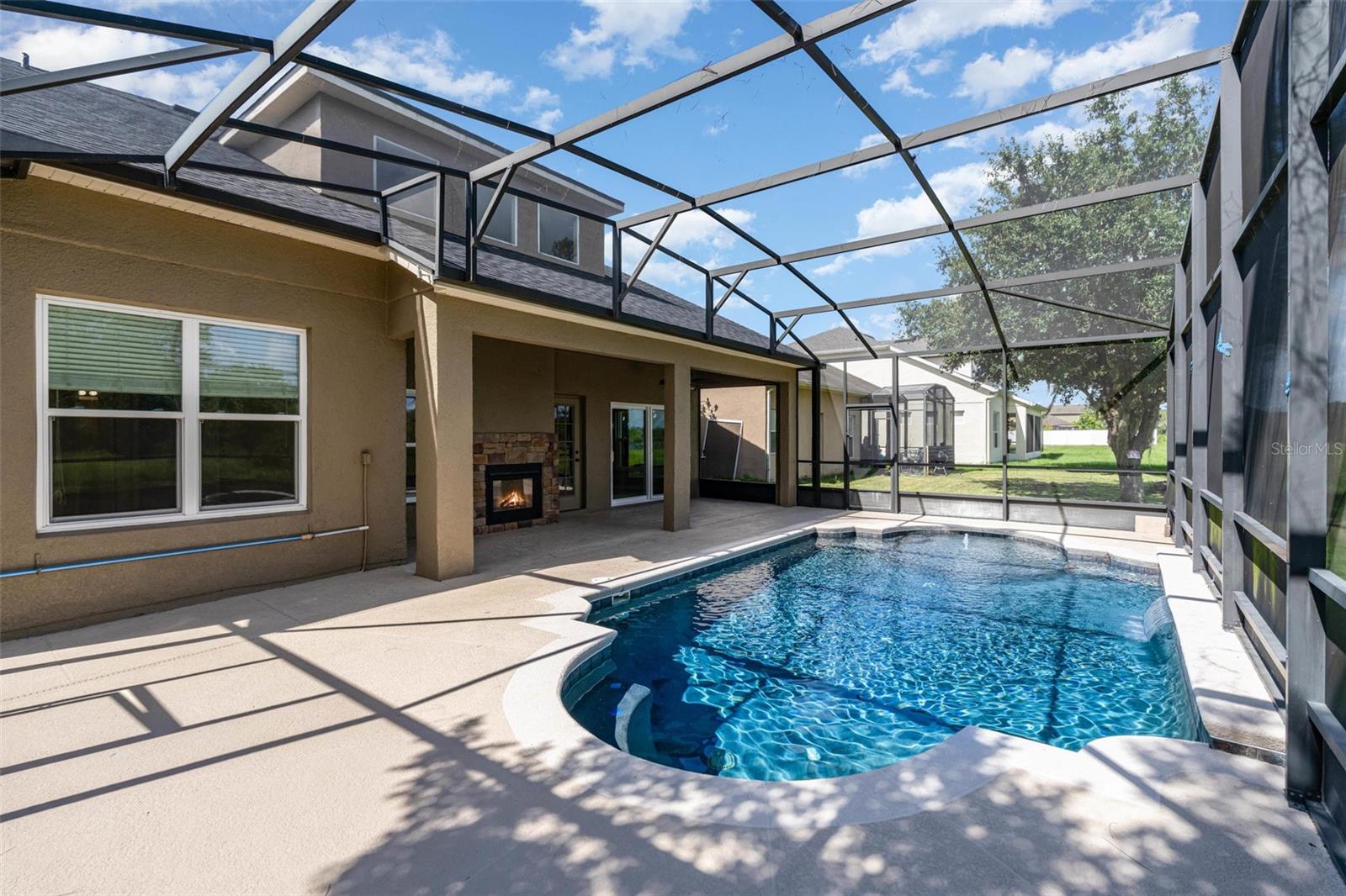 1721 SAFFRON PLUM LN