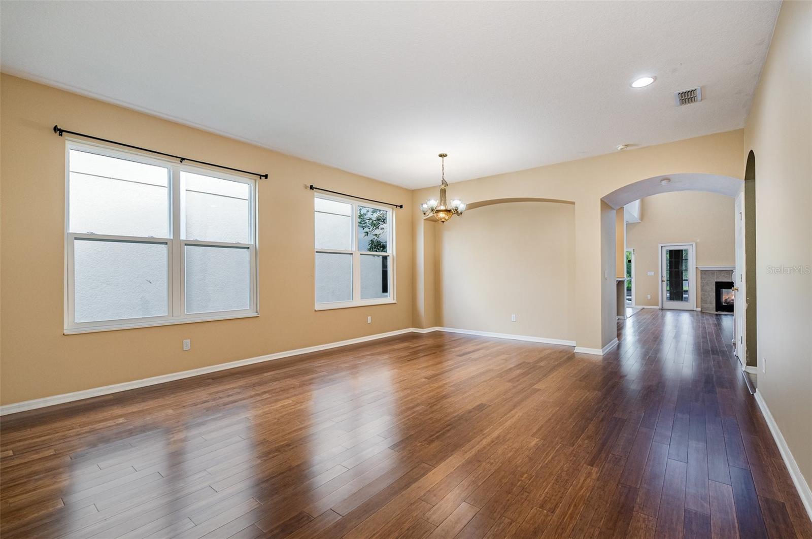 1721 SAFFRON PLUM LN