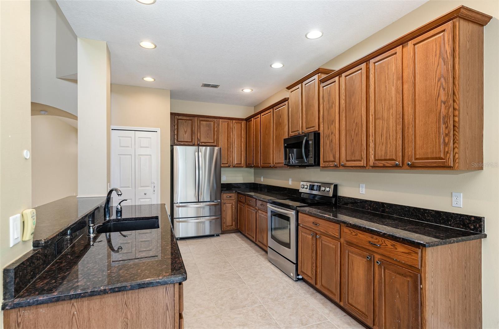 1721 SAFFRON PLUM LN
