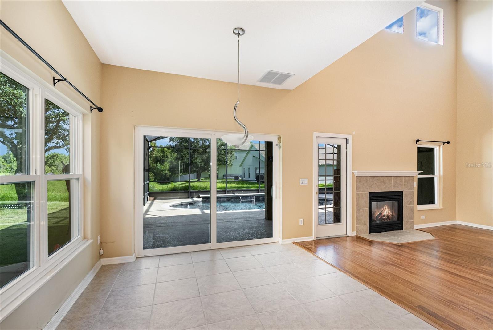 1721 SAFFRON PLUM LN