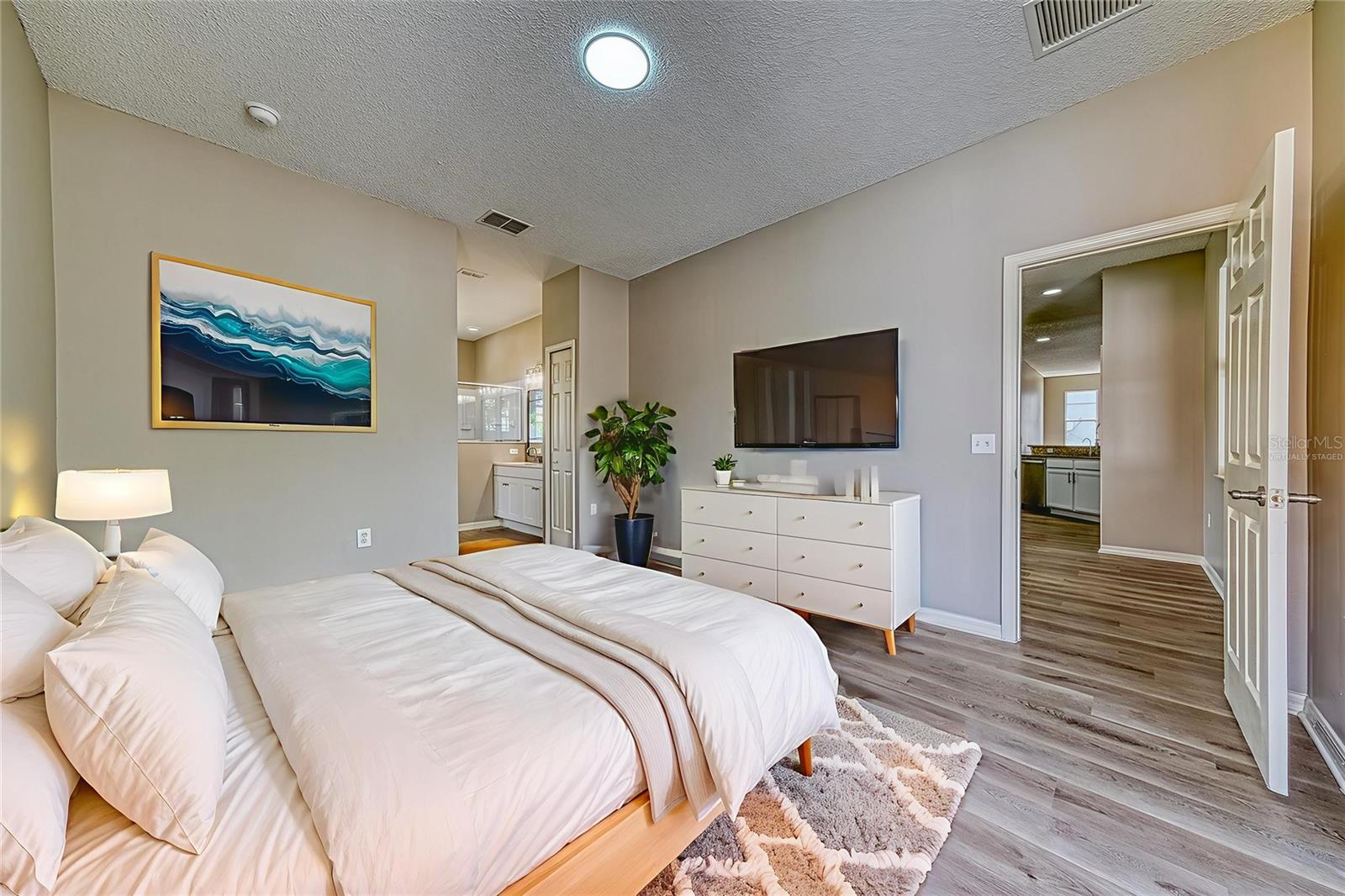 220 ABBOTSBURY DR