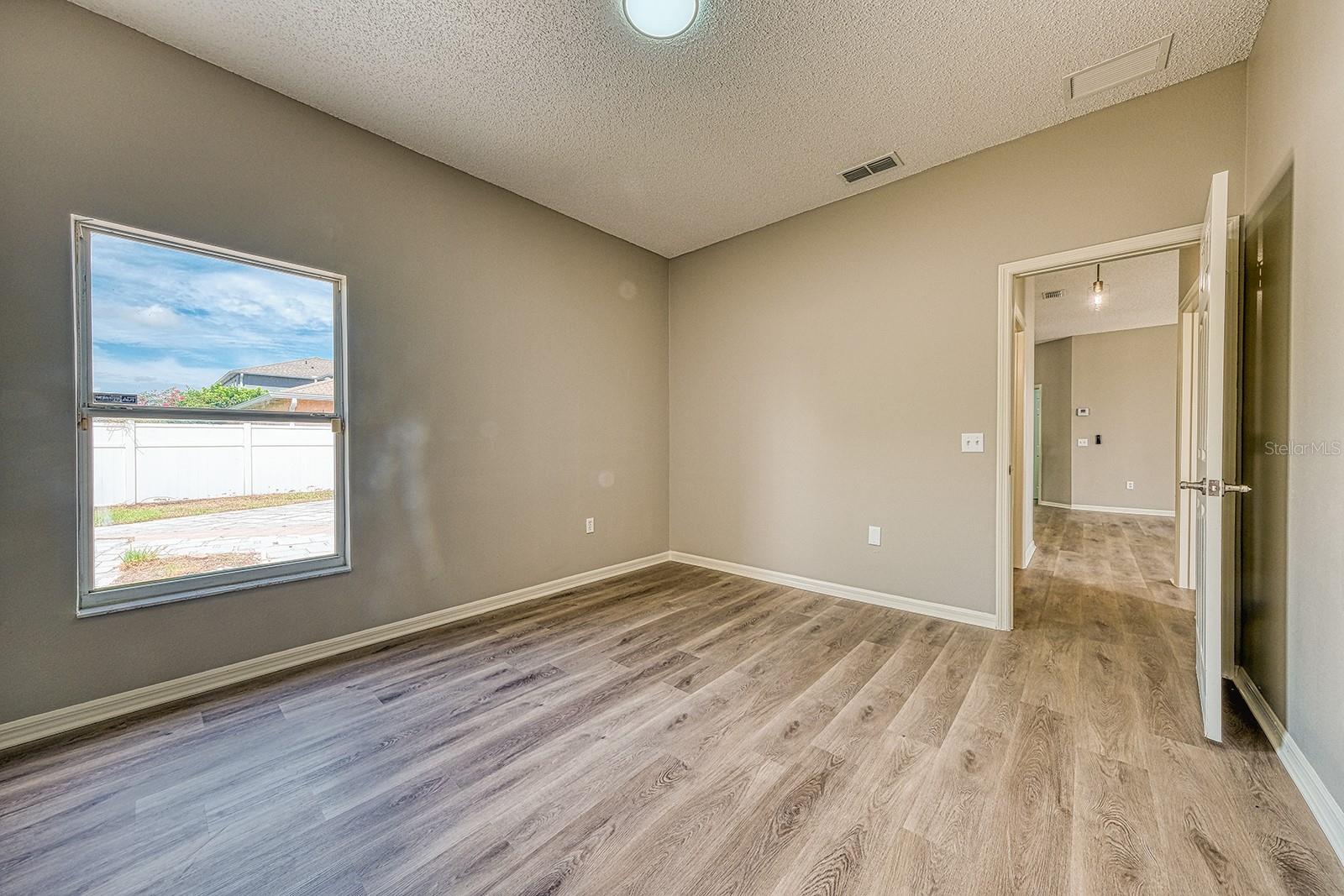 220 ABBOTSBURY DR