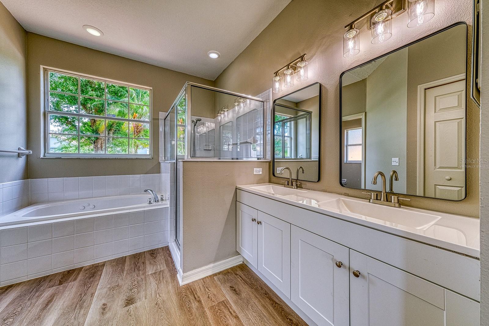 220 ABBOTSBURY DR