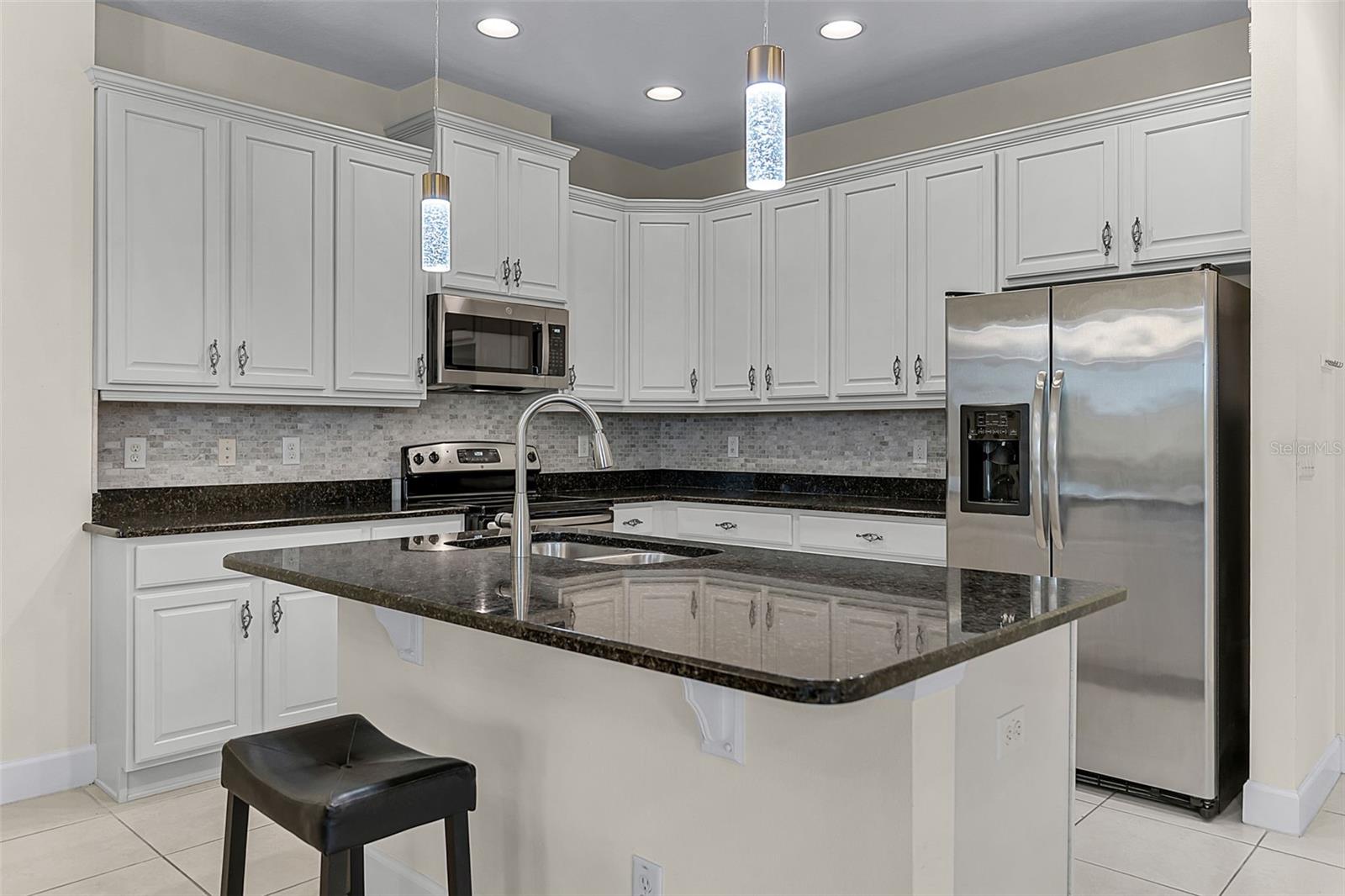 2504 SAPPHIRE GREENS LN