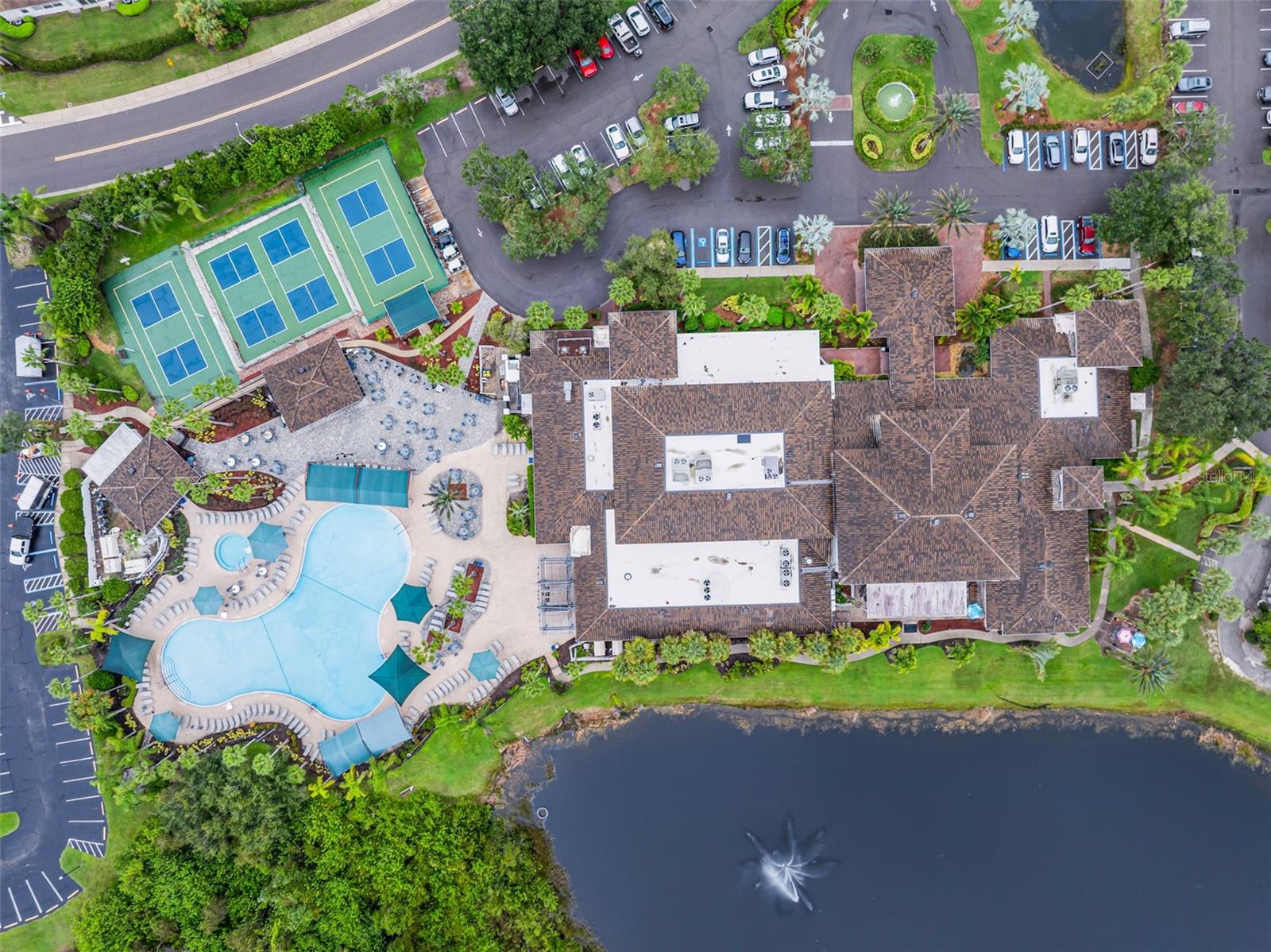 2504 SAPPHIRE GREENS LN