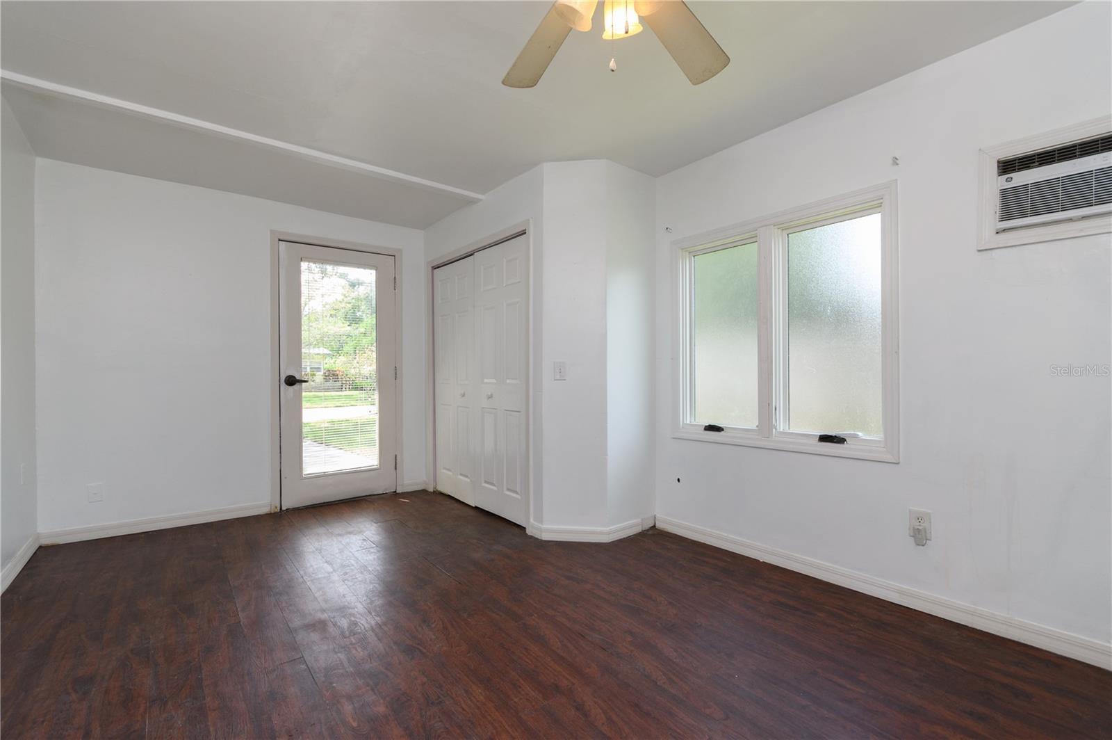 118 W WOODLAND DR