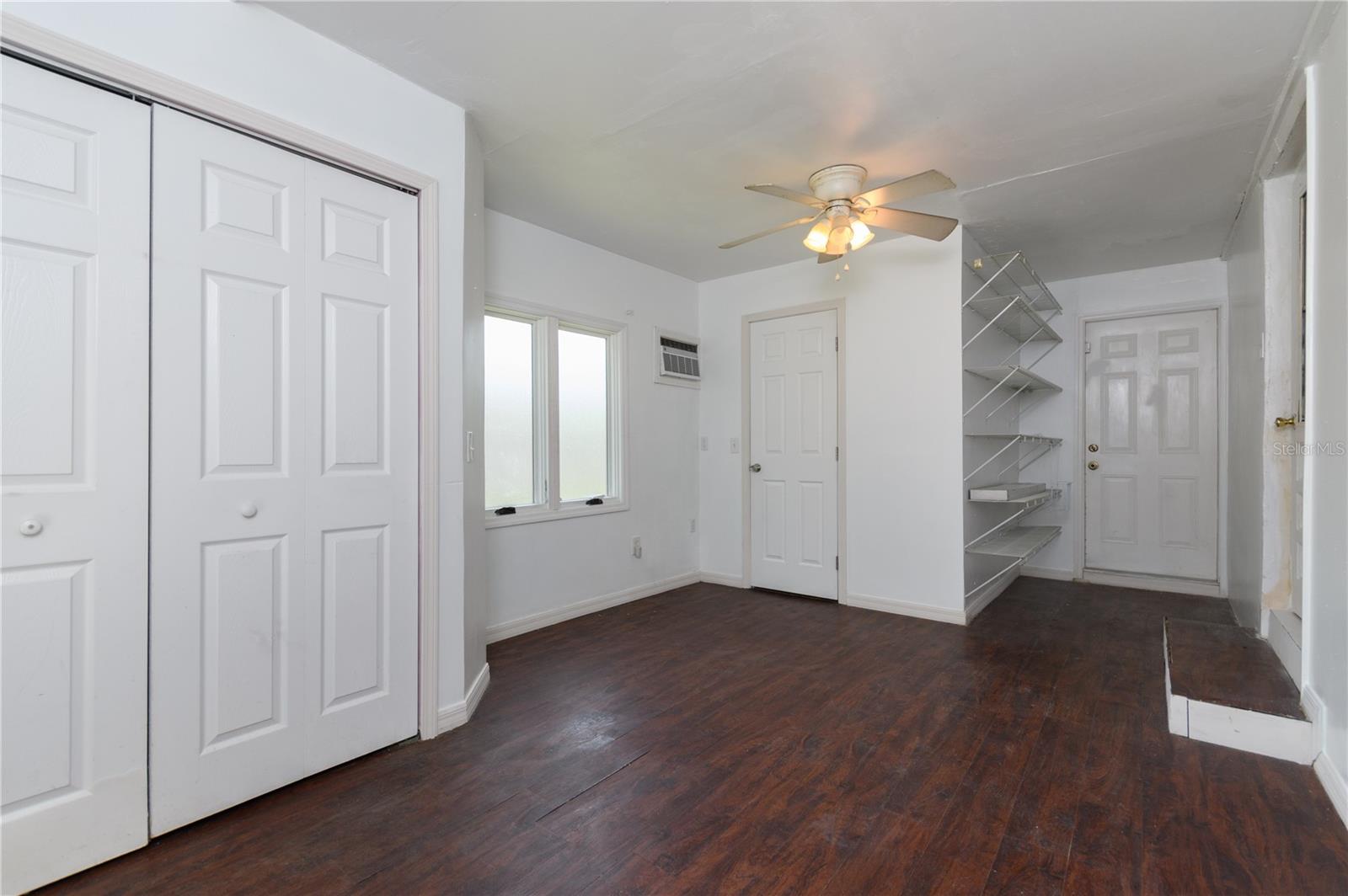 118 W WOODLAND DR