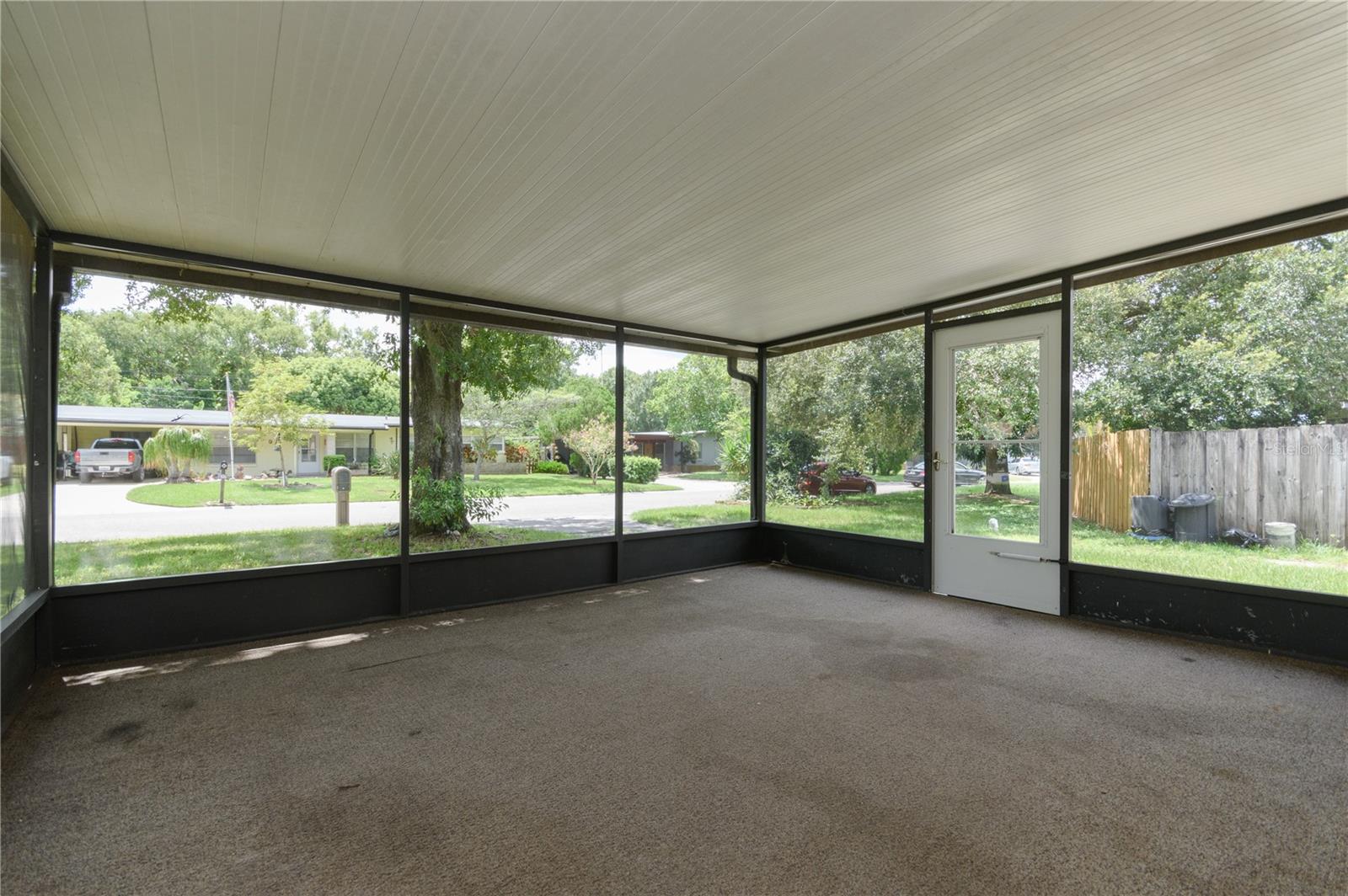 118 W WOODLAND DR