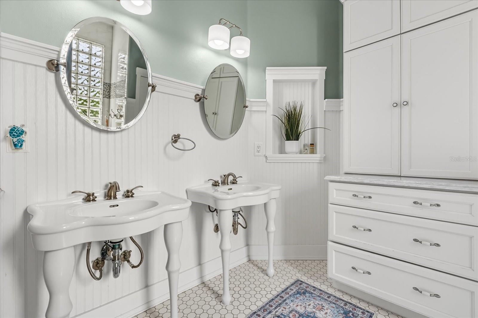 6894 HIDDEN GLADE PL