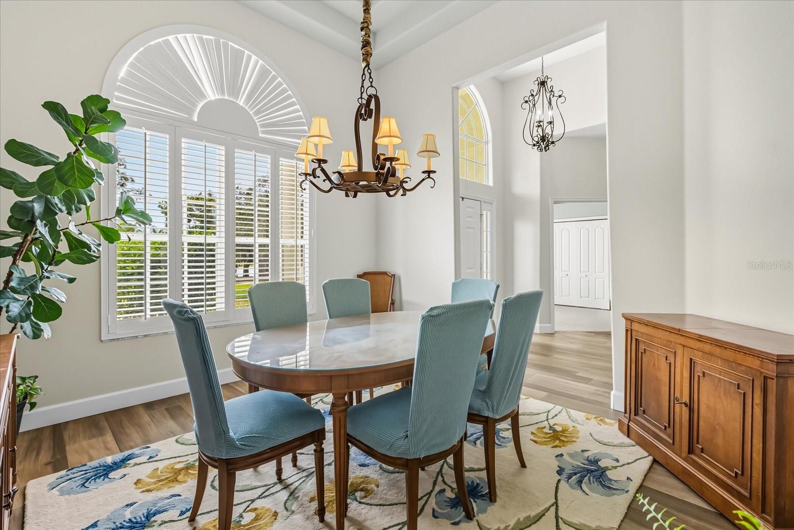 6894 HIDDEN GLADE PL