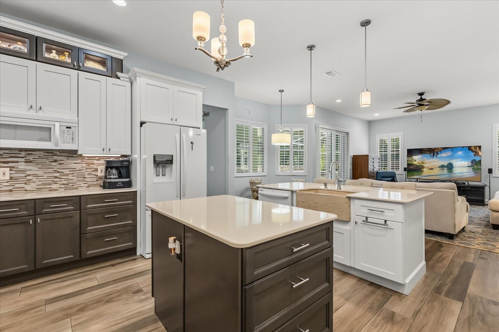 6894 HIDDEN GLADE PL