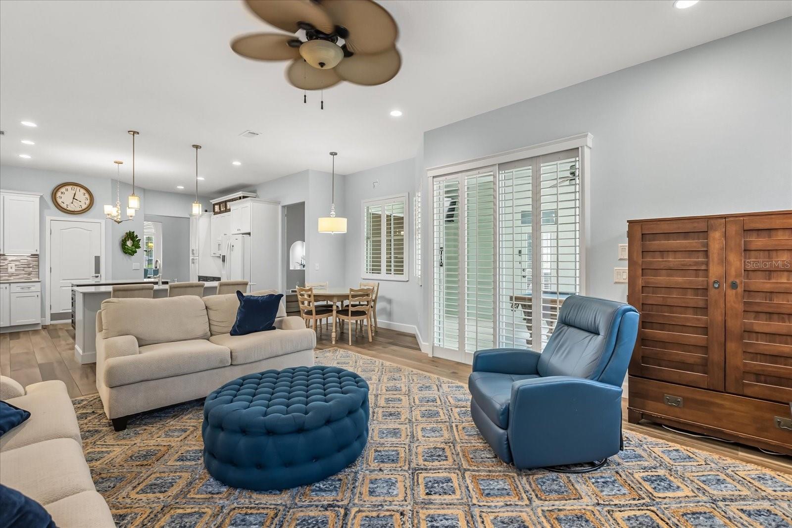 6894 HIDDEN GLADE PL