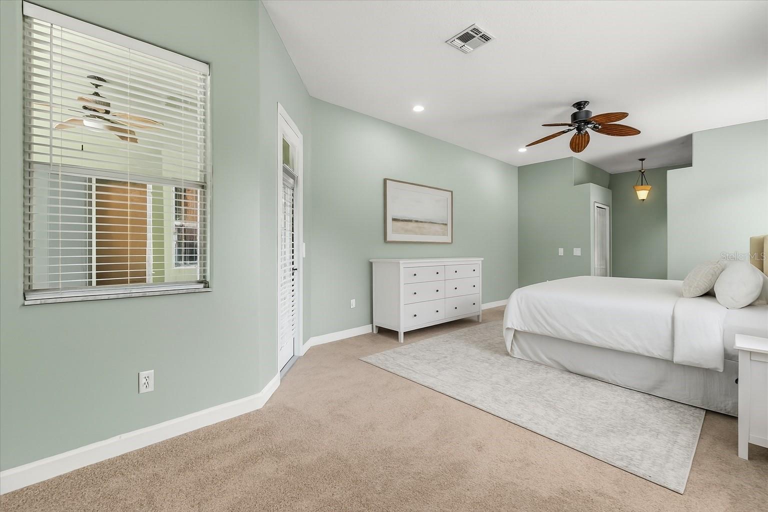 6894 HIDDEN GLADE PL