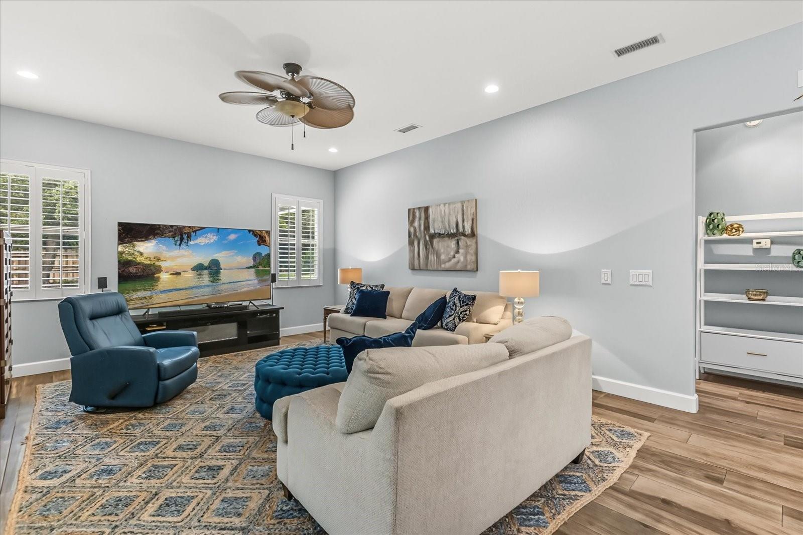 6894 HIDDEN GLADE PL