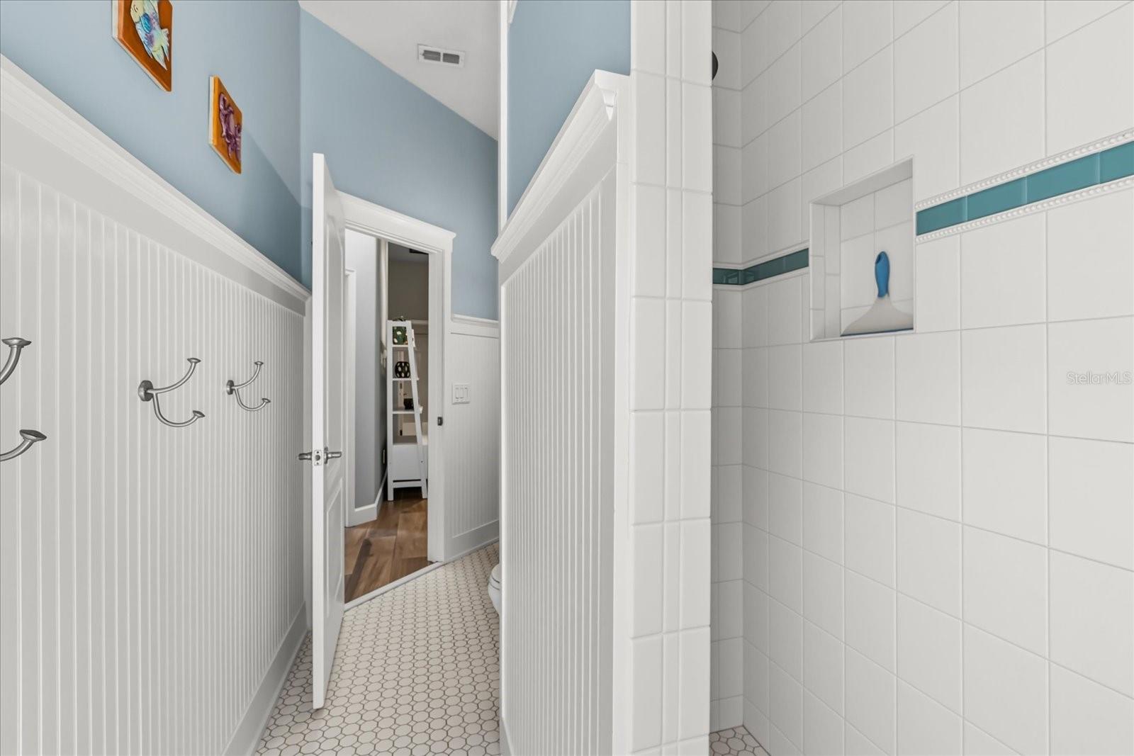 6894 HIDDEN GLADE PL