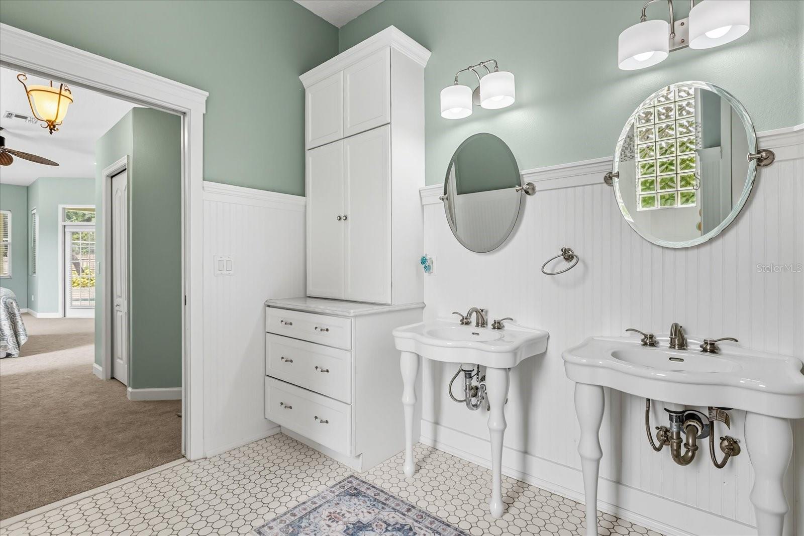 6894 HIDDEN GLADE PL