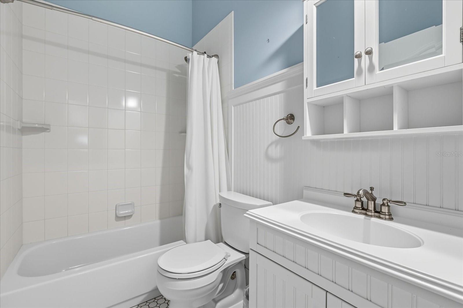 6894 HIDDEN GLADE PL