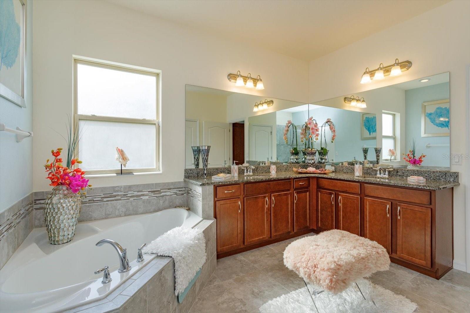 2376 TIMBERHILL CT