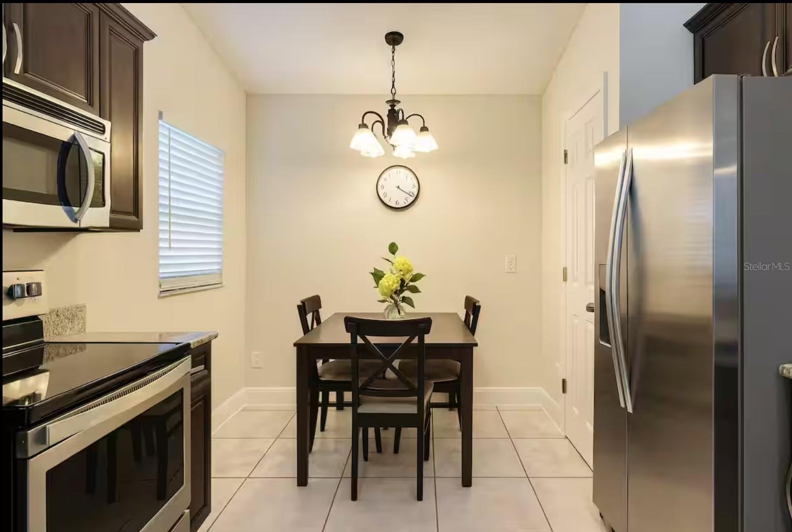 3275 SMOKE SIGNAL CIR