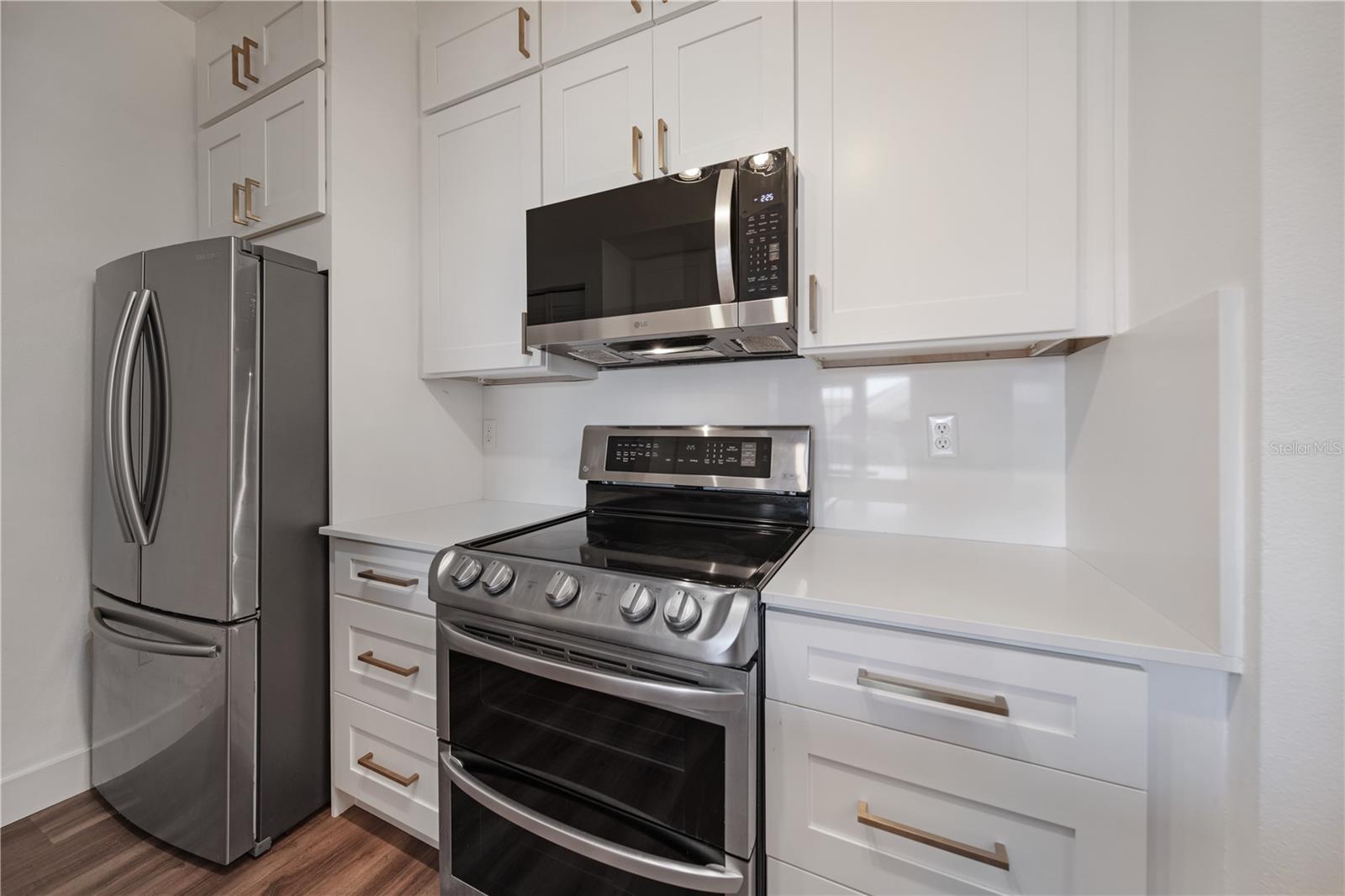 14205 FALLS CHURCH DR #2005