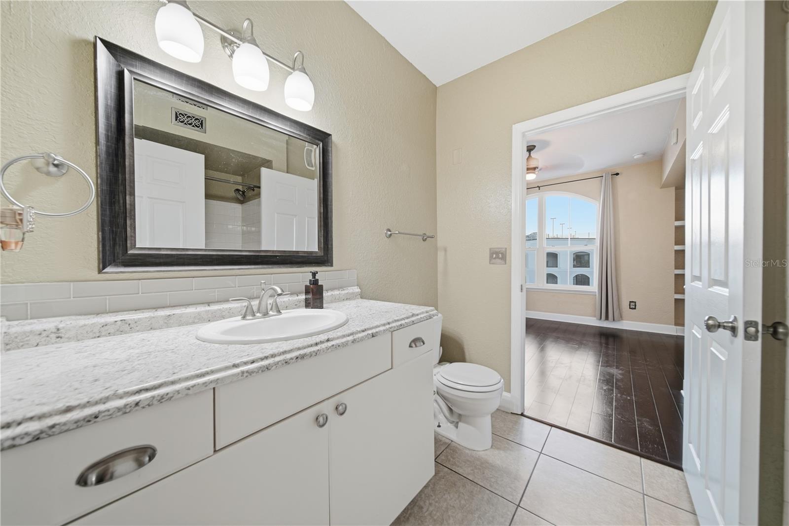 204 E SOUTH ST #6052