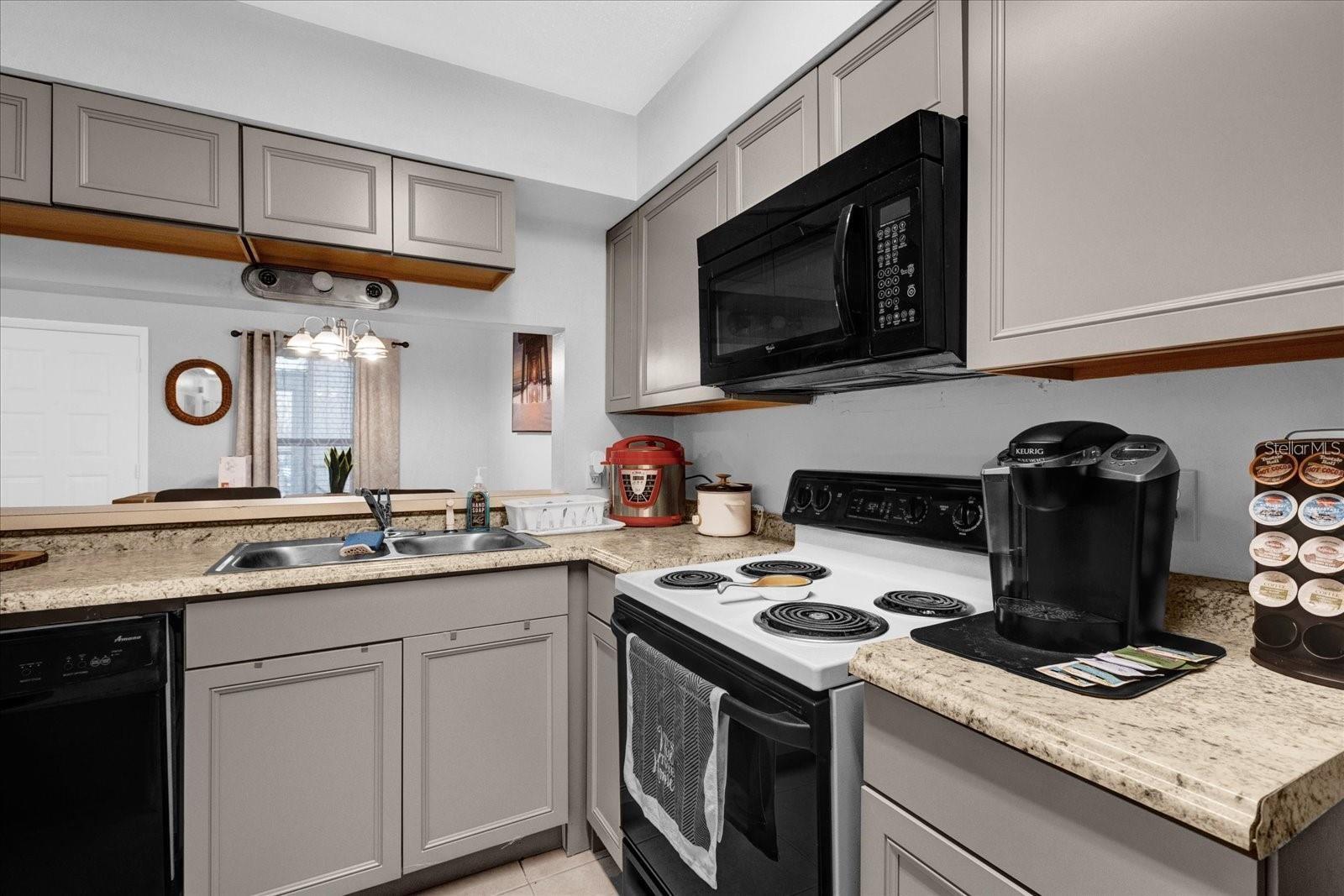 705 NORTHLAKE DR #705