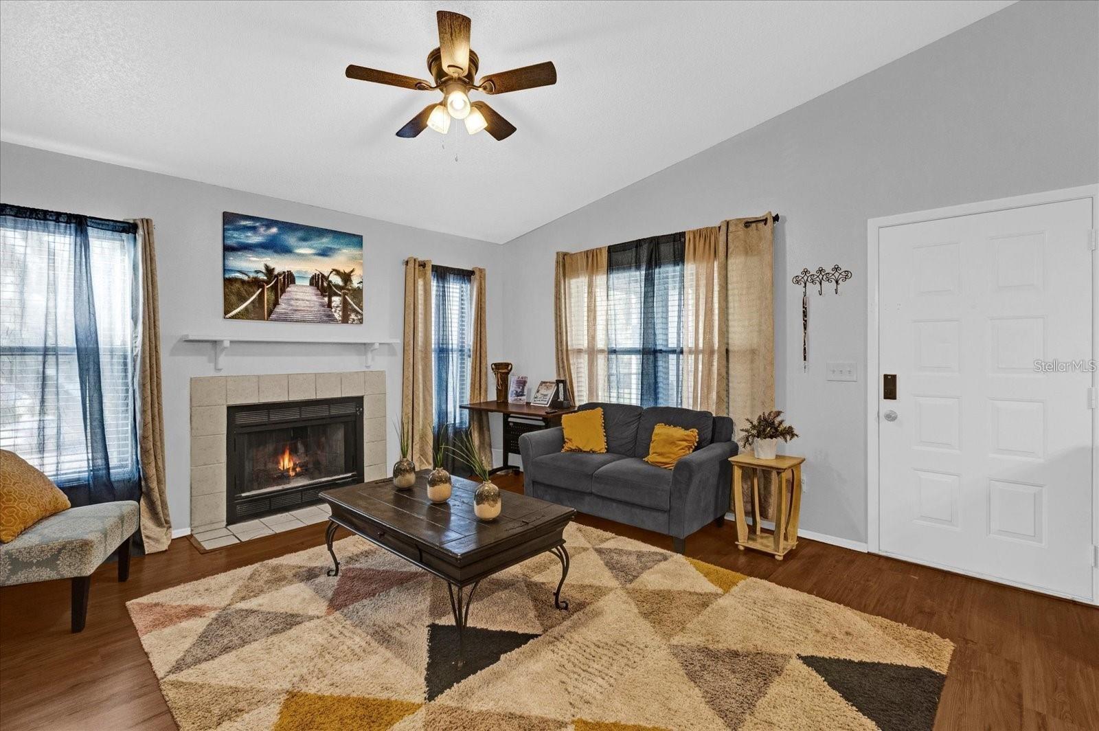 705 NORTHLAKE DR #705