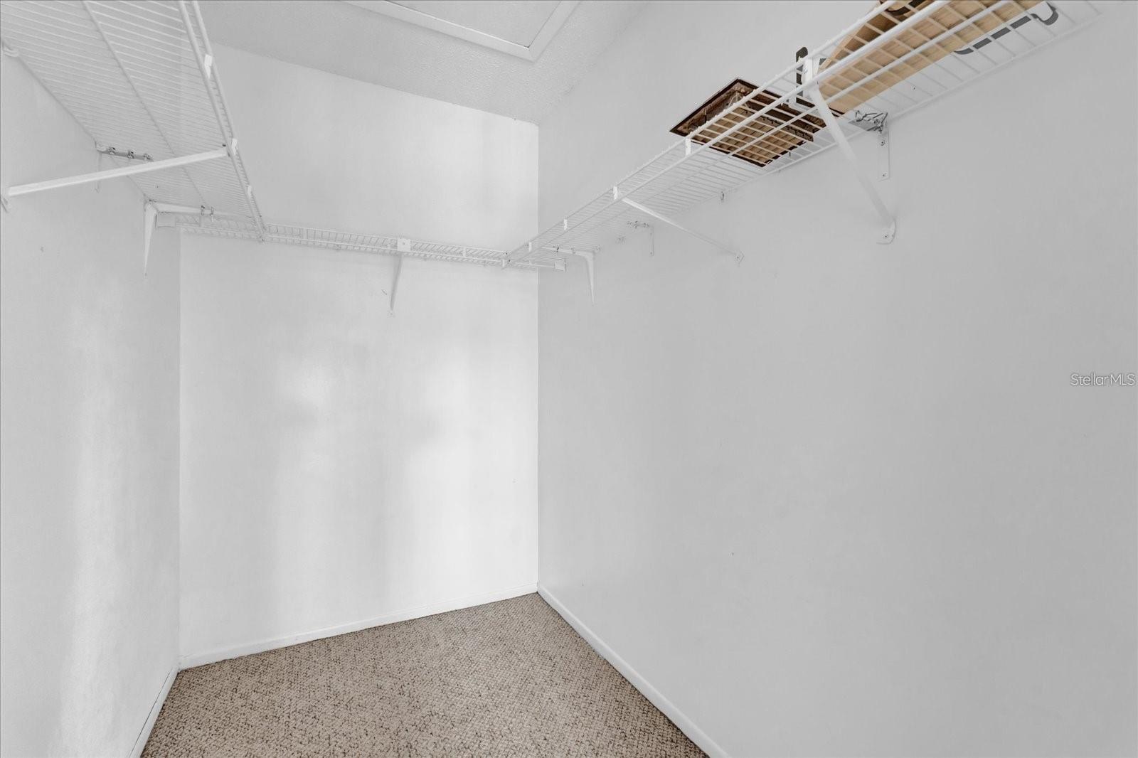 705 NORTHLAKE DR #705