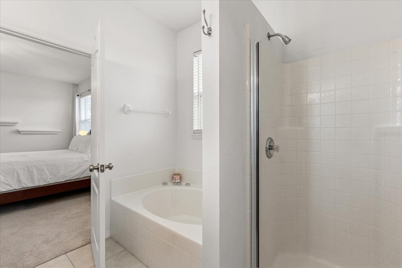 10518 EASTPARK WOODS DR