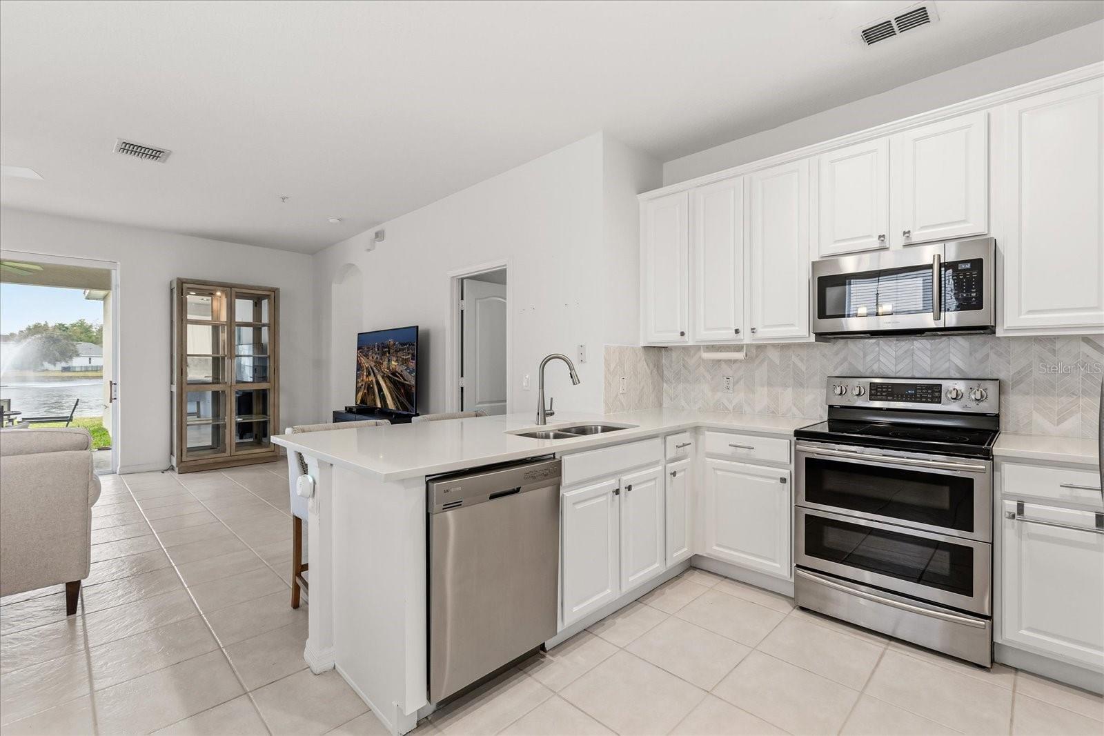 10518 EASTPARK WOODS DR