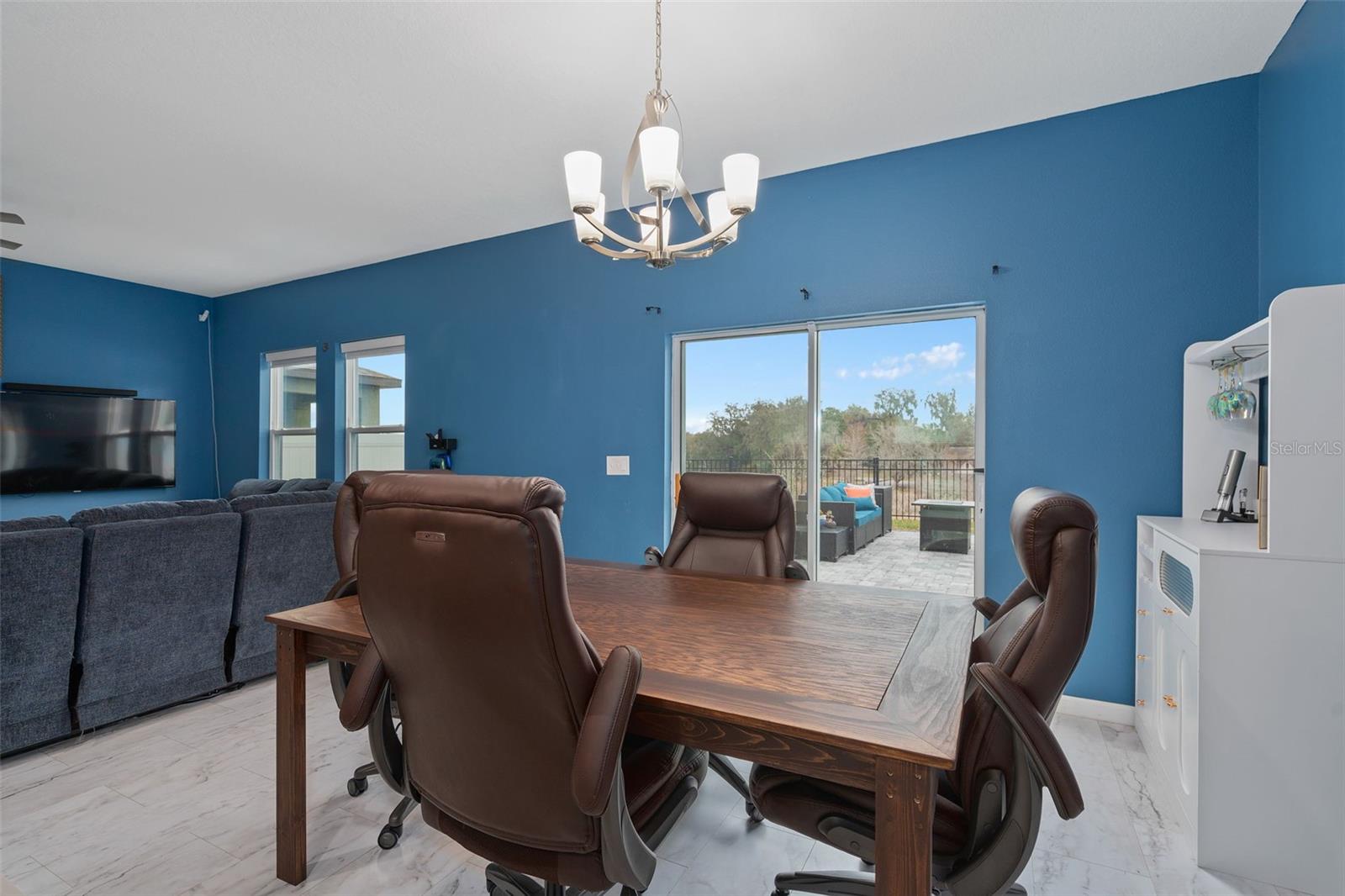 2336 LITCHFIELD LOOP