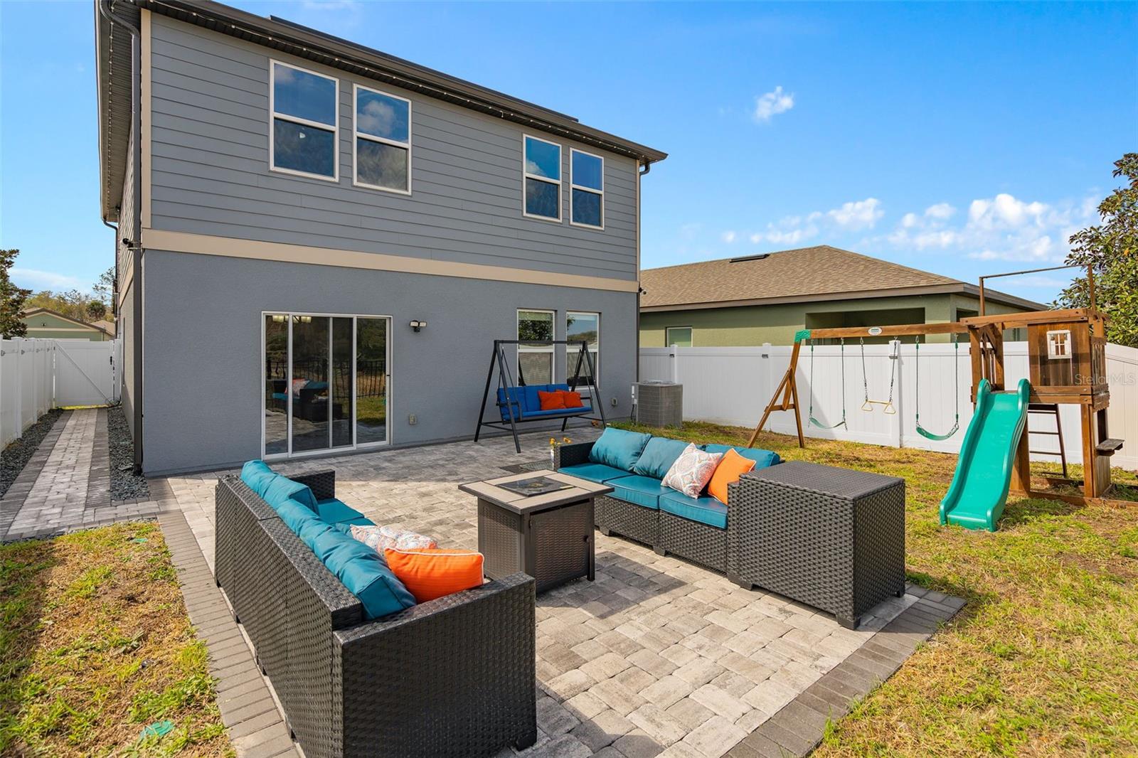 2336 LITCHFIELD LOOP