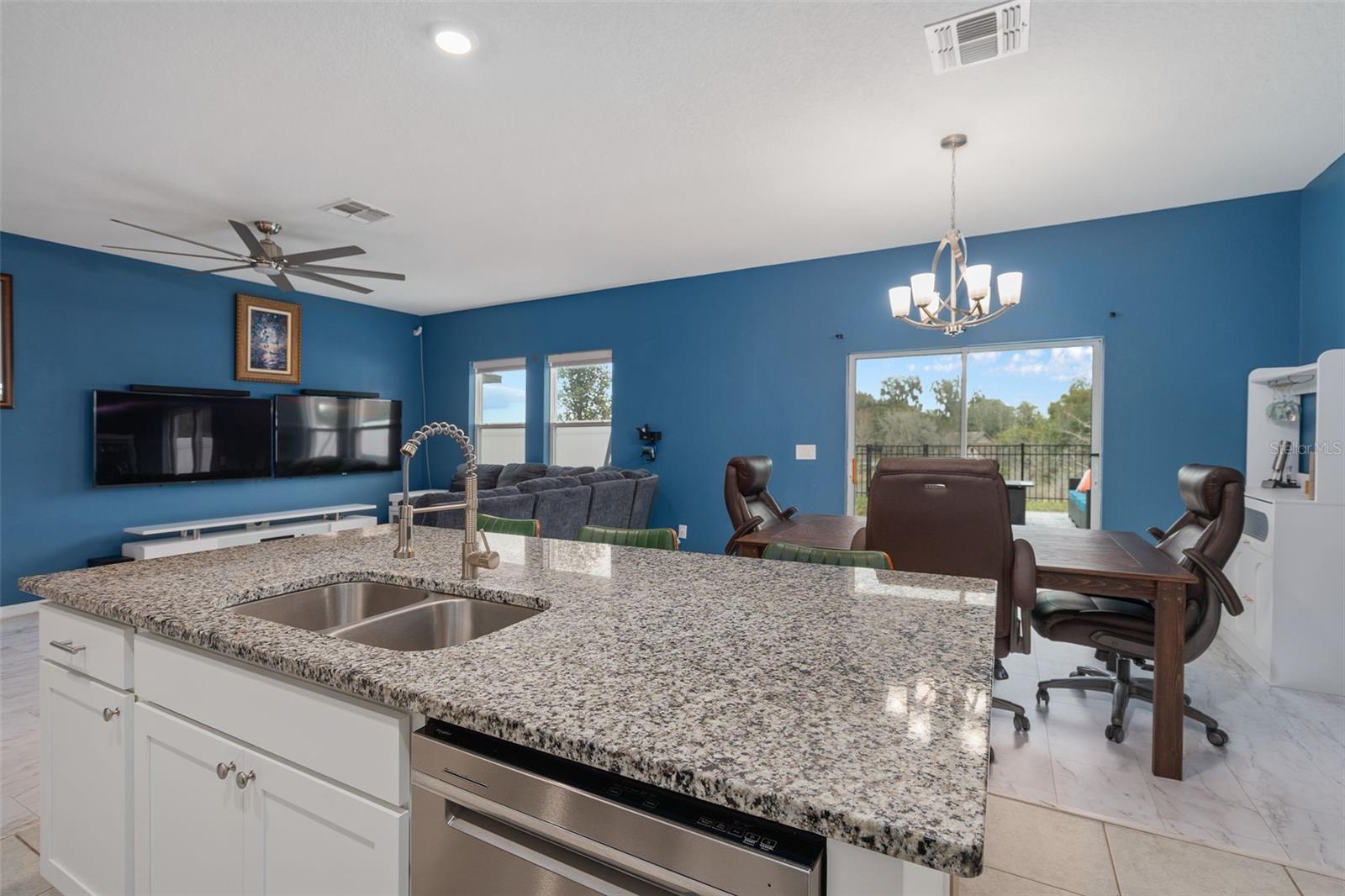 2336 LITCHFIELD LOOP